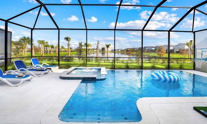 Florida Center House | Magnificent Mansion | Breathtaking estate mins to Universal, Disney, restaurants