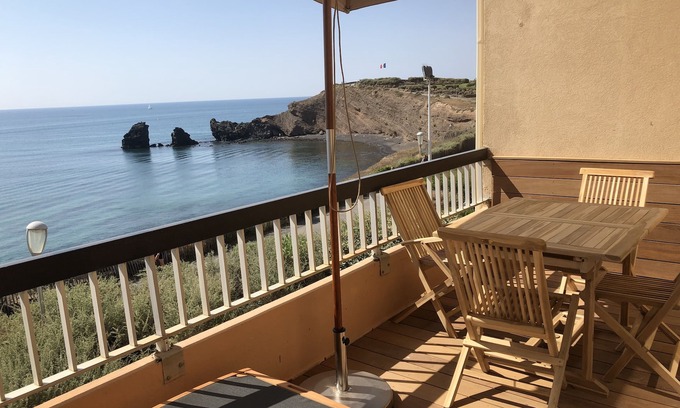 Cap d'Agde Apartment | Magnificent Sea View, Direct Beach Access, Large Terrace, Refurbished, WIFI