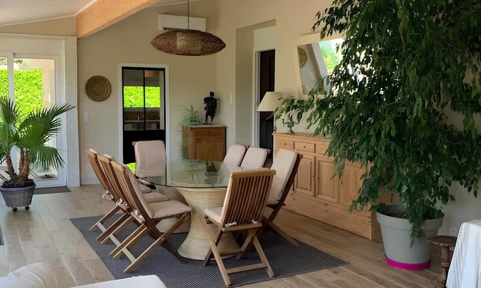 Gardonne House | Magnificent Villa with swimming pool