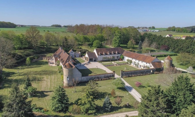 Gy-les-Nonains House | Magnifique Domaine de Caractère en Pleine Nature