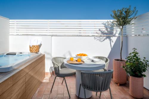San Lorenzo Apartment | Magno Apartments Santa Clara - Private Terraces with Jacuzzi