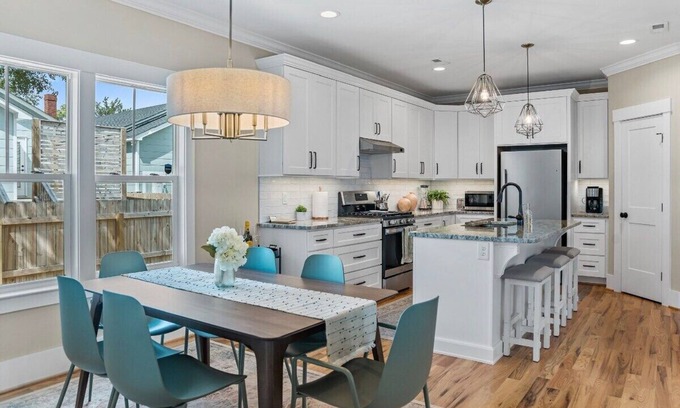 Wilmington House | Magnolia House - Central Downtown