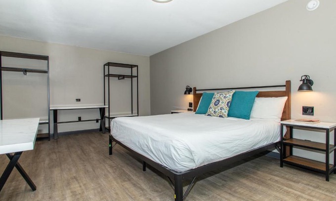 Anaheim Resort Hotel | Magnolia Tree Hotel-Maingate/Anaheim Convention Center