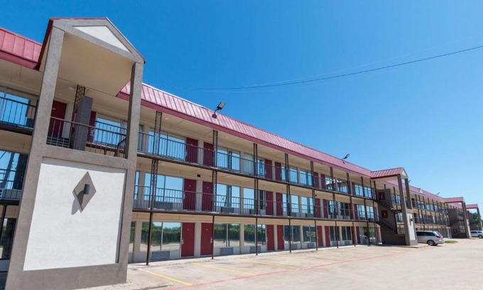 Irving Cabin | Magnuson Extended Stay and Suites Airport Hotel