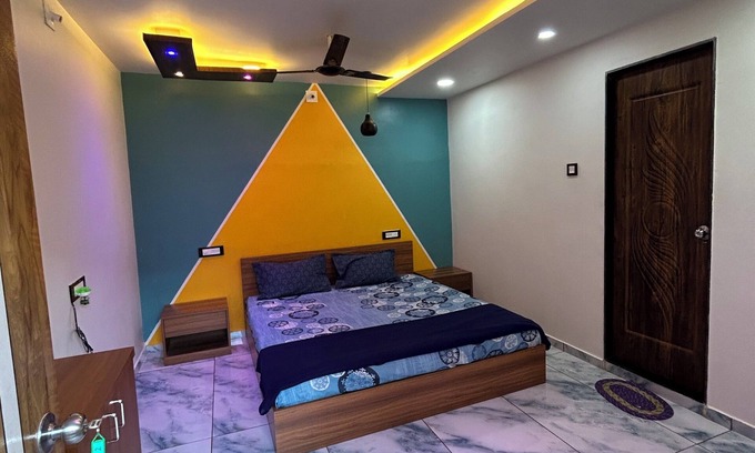 Rajpipla Hotel | Mahadev Home Stay
