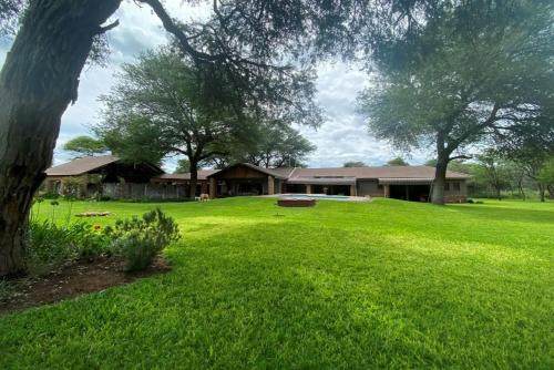 Leeupoort Cabin | Mahlangeni Lodge