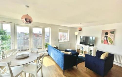 Bray on Thames Apartment | Maidenehad Spacious Spectacular and Modern 3 Bedroom 2 Bathroom Penthouse 14