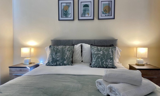 Maidstone House | Maidstone-penenden House 3 Bedrooms-5 min Walk From Train Station