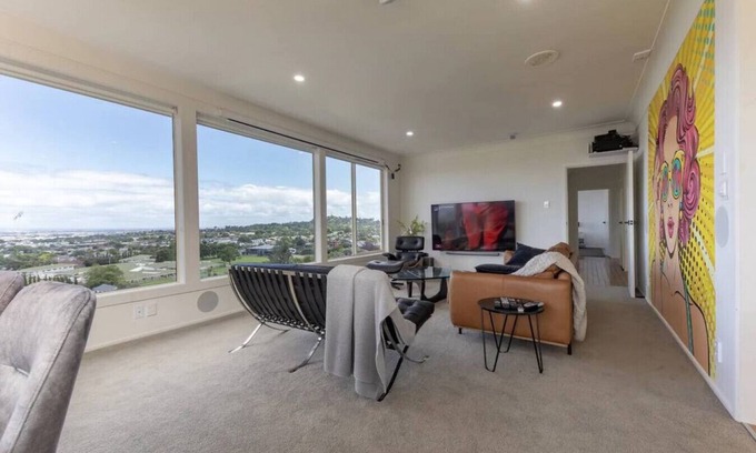 Remuera House | Main House · Central Auckland Mountainside Hideaway