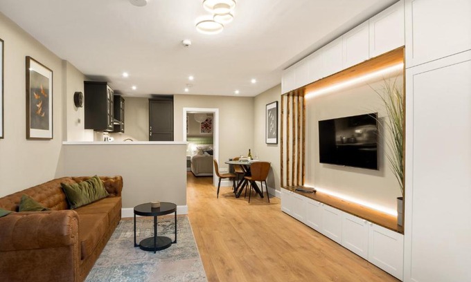 Clifden Apartment | Main Street Hideaway