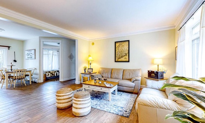 Holden House | Maine Country Getaway