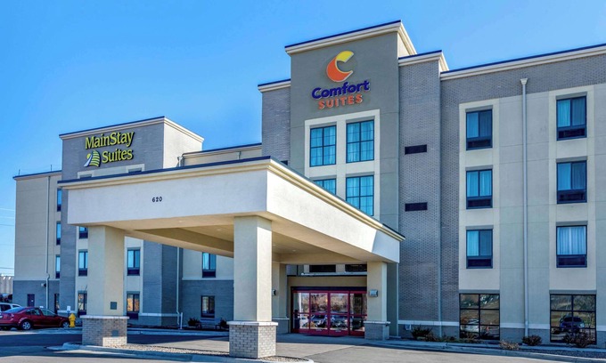 Sun Valley Hotel | MainStay Suites Near Denver Downtown