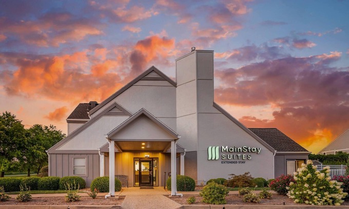 Richmond Heights Hotel | MainStay Suites St. Louis - Galleria