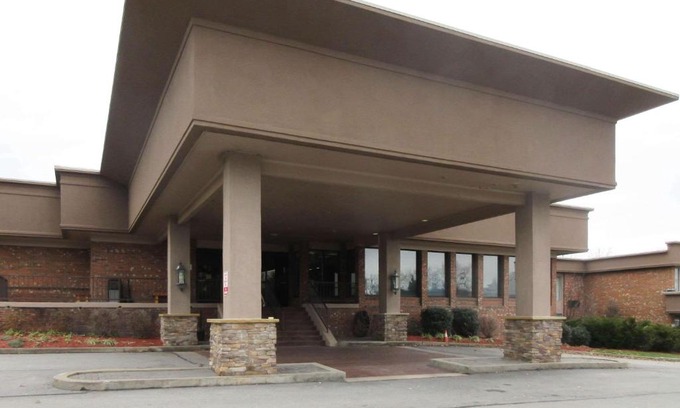 O'Hara Township Hotel | MainStay Suites