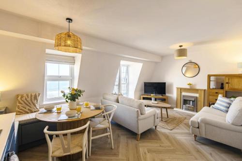 Scarborough House | Maisies Retreat