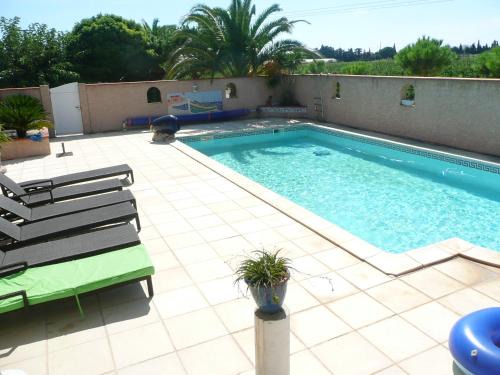 Saint-Hippolyte House | Maison accueillante Saint-Laurent 85 m² piscine partagée