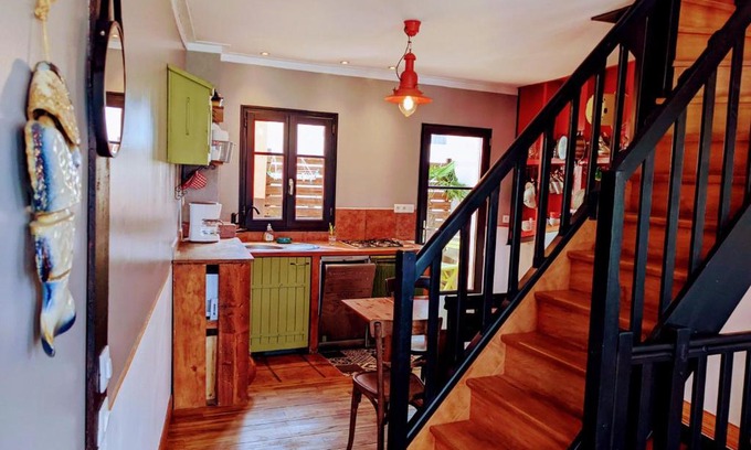 Le Palais House | Maison 3 niveaux avec terrasse, 2 chambres, animaux acceptés – centre Le Palais - FR-1-418-136