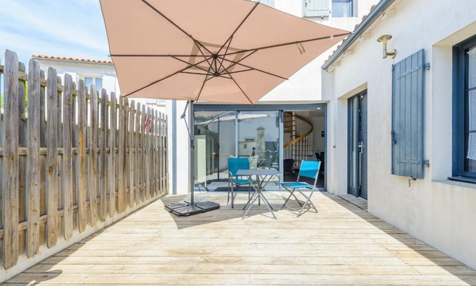 Angoulins House | Maison Angoulins: 6 Pers, Mer à 150m, WIFI, Terrasse, Équipée Bébé - FR-1-535-45