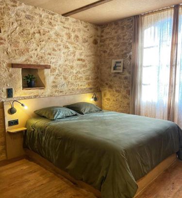 Sauveterre-la-Lemance House | Maison as Cambous