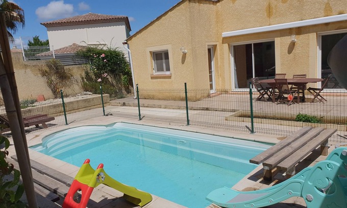 Sommieres House | Maison Avec Piscine, Climatisation et Située à 2 pas du Centre Historique