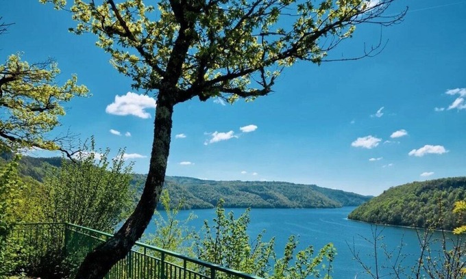 Maisod House | Maison Bord du lac de Vouglans Maisod Jura