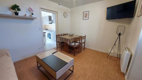 Nogent-sur-Vernisson Apartment | Maison centre ville