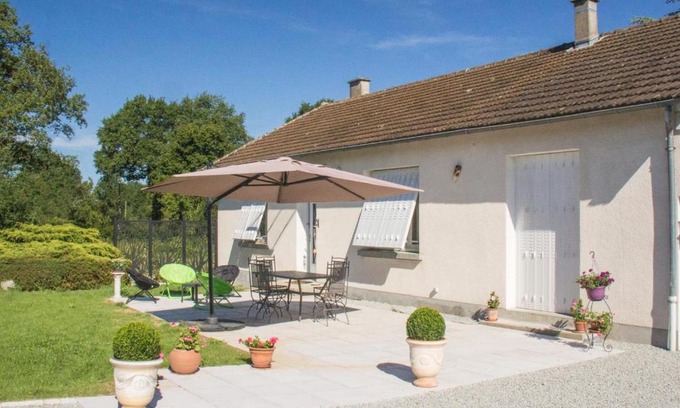 Mazirat House | Maison confortable avec jardin en Auvergne, animaux admis - FR-1-489-127