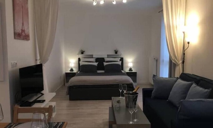 Arnouville Apartment | Maison Cosy One - Parking S/sol et Wifi Gratuit