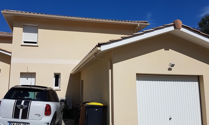 Les Artigues-de-Lussac House | Maison de Village