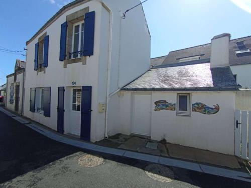 Saint-Sauveur-en-Puisaye Villa | Maison de charme 3* au cœur d’Étel pour 4 personnes, proche plage et commodités - FR-1-479-234