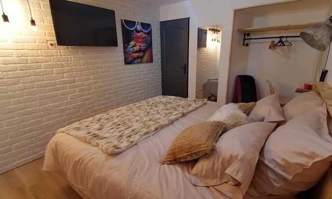 Calais House | Maison Dco Pop Et Chaleureuse Avec Spa, Sauna