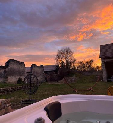 Sceaux-du-Gatinais House | Maison de campagne Jacuzzi