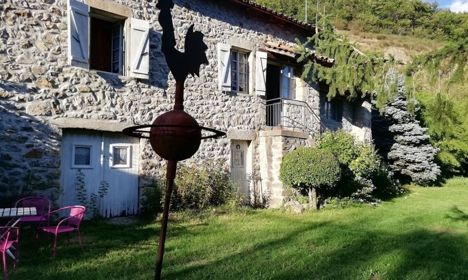 Valgorge House | Maison de Famille Dans Parc de Verdure