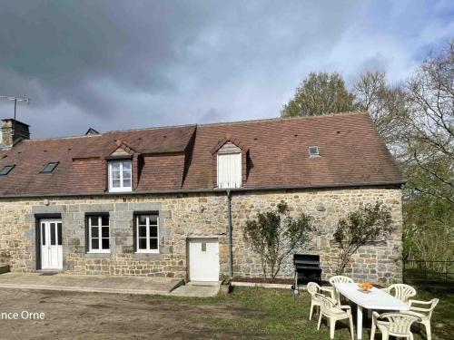 Domfront en Poiraie House | Maison de charme proche Mont-Saint-Michel, 3 ch, 6 pers, animaux admis - FR-1-497-201