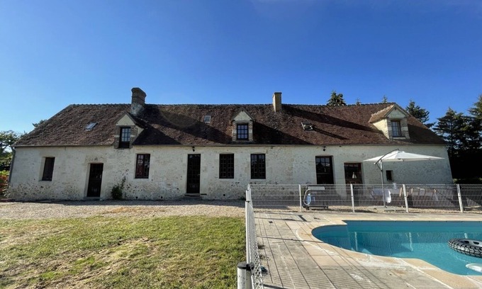Saint-Mard-de-Reno Cottage | Maison de Vacances Familiale Avec Piscine au Coeur du Perche - 10 Personnes