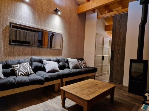 Eyne House | Maison de village