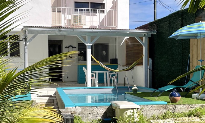 Port-Louis House | Maison de Ville Avec Jardin et Piscine à 5 Minutes des Plus Belles Plages