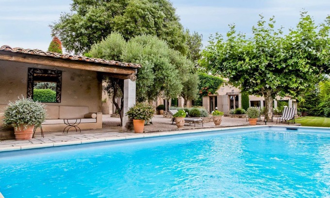 Eygalieres Villa | Maison Des Cypres - Four Bedroom Villa, Sleeps 6