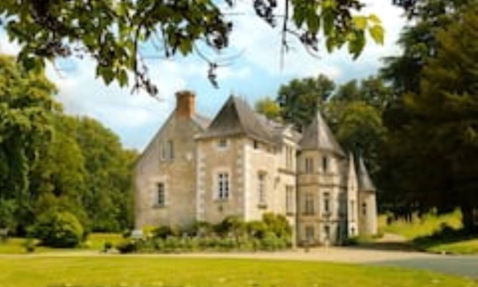 Ballan-Mire House | Maison du Bois at the Commandery of Ballan