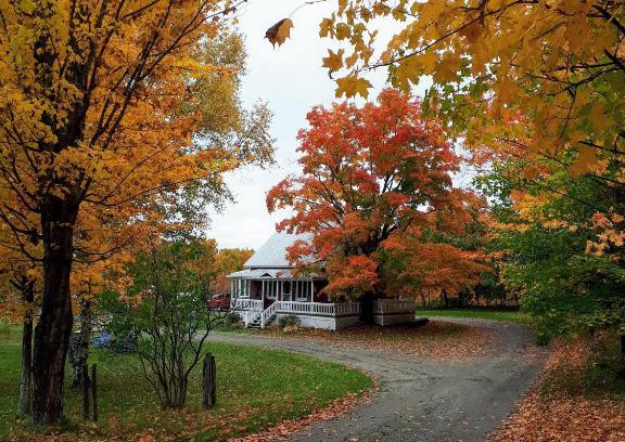 Saint-Philemon House | Maison Du Vieux Chemin