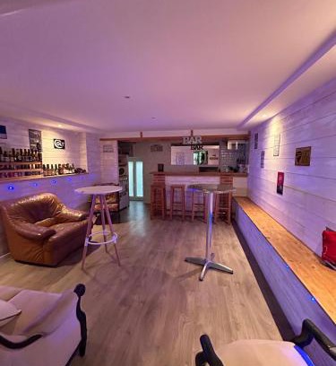 Tournon-sur-Rhone Apartment | Maison en duplex 85m2 avec bar et garage