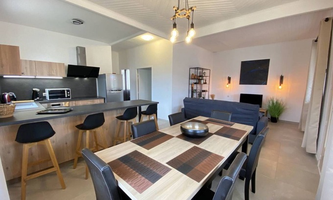 La Cote Radieuse House | Maison Entièrement Rénovée à 5 Minutes de la Plage