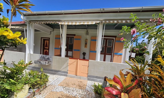 Capesterre-Belle-Eau House | Maison Familiale Authentique Dans un Jardin Créole