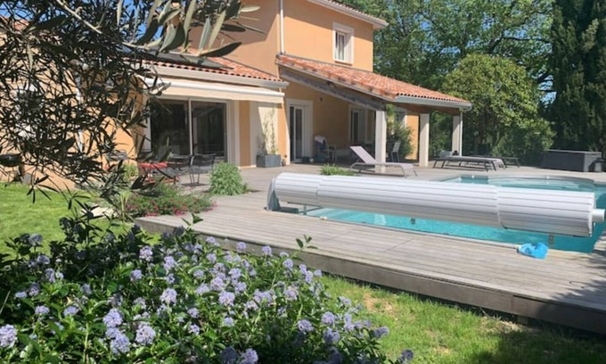 Balma House | Maison Familiale, Jardin Piscine