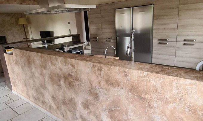 Saint-Didier-sur-Beaujeu House | Maison de Village Pour 15 Personnes