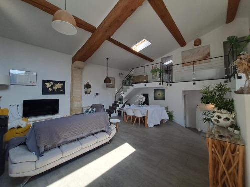 Saint-Jean-de-Vedas Villa | Maison Loft