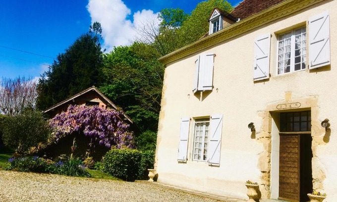 Fichous-Riumayou Bed & Breakfast | Maison Lomprère