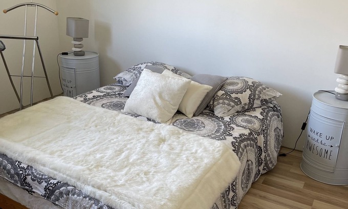 Arnouville-les-Mantes Bed & Breakfast | Maison Moderne au Calme