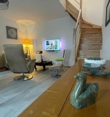 Plouguenast Apartment | Maison Moderne et Confortable centre Bretagne