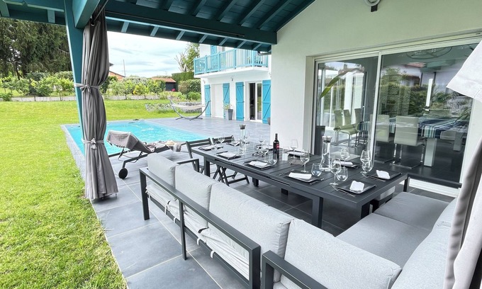 Arcangues House | Maison Récente de Cinq Chambres Avec Piscine à 50 Mètres de Biarritz